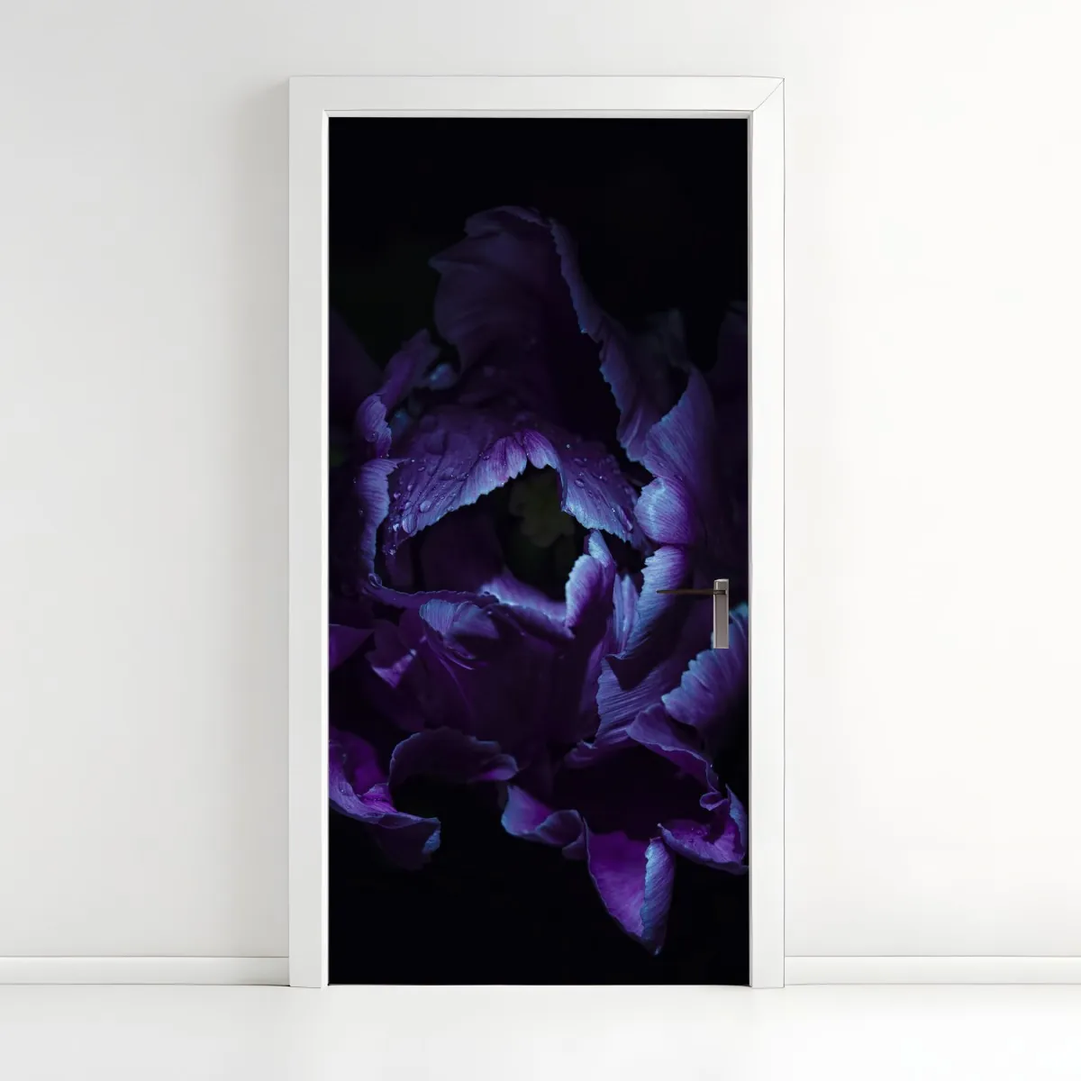 Naklejka na drzwi fioletowy tulipan w ultrafiolecie – Wallissimo® Naklejka na drzwi fioletowy tulipan w ultrafiolecie – Wallissimo®