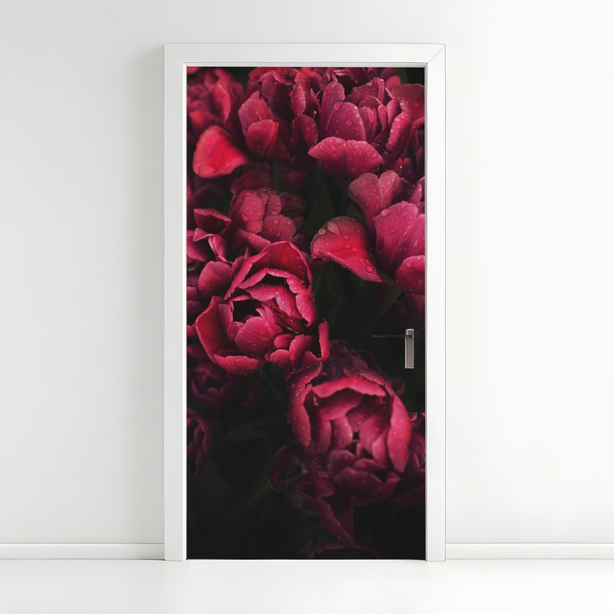 Door sticker deep crimson blooms with raindrops – Wallissimo®