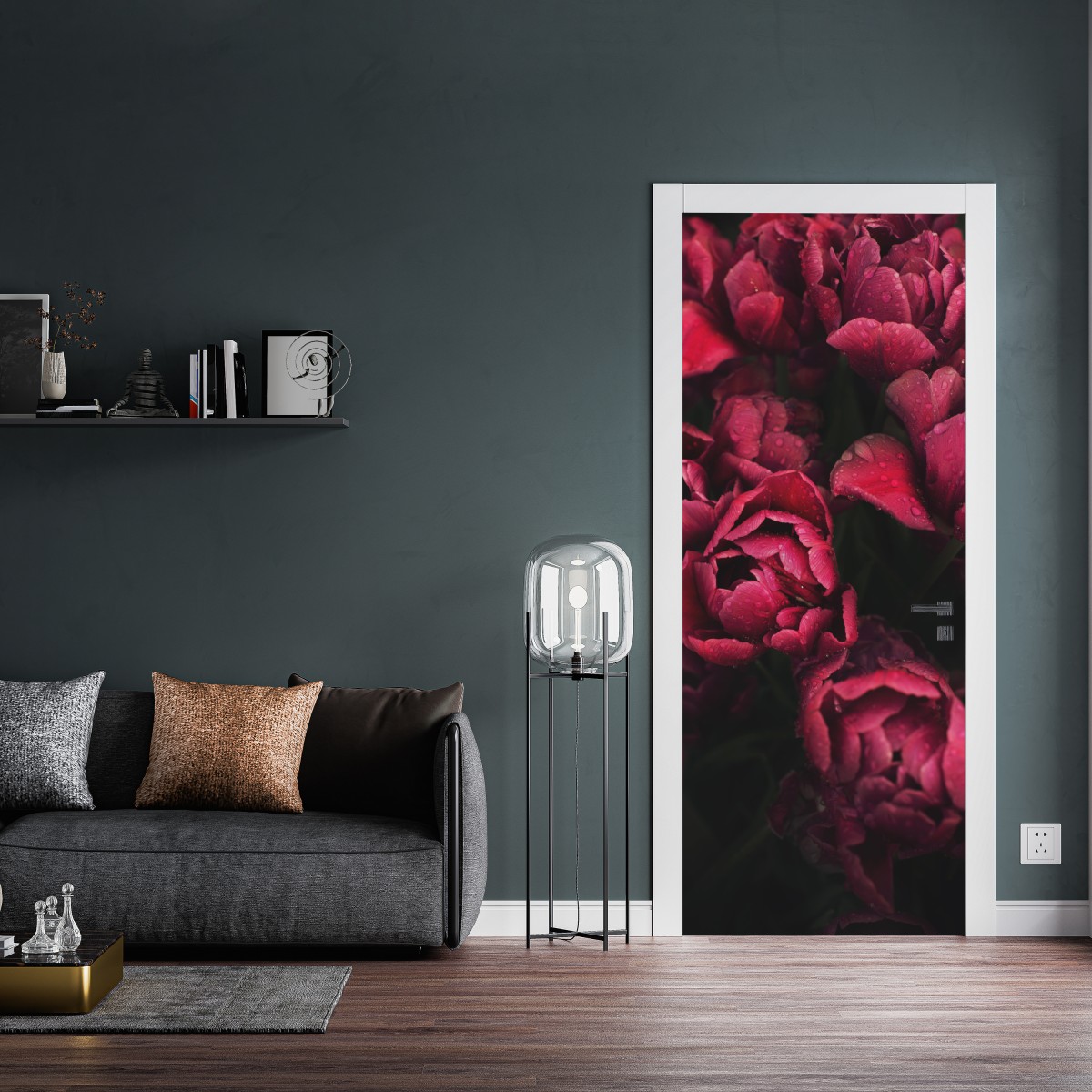 Naklejka na drzwi głębokie bordowe kwiaty z kroplami wody – Wallissimo® Naklejka na drzwi głębokie bordowe kwiaty z kroplami wody – Wallissimo®