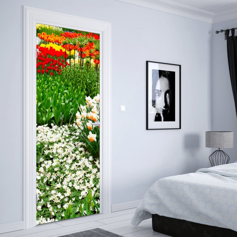 Naklejka na drzwi żywy wiosenny ogród kwiatowy – Wallissimo® Naklejka na drzwi żywy wiosenny ogród kwiatowy – Wallissimo®