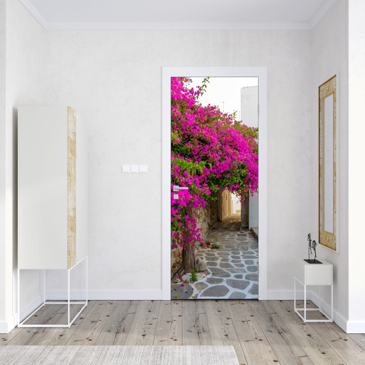 Naklejka na drzwi kwitnąca bugenwilla w uliczce Naousa – Wallissimo® Naklejka na drzwi kwitnąca bugenwilla w uliczce Naousa – Wallissimo®