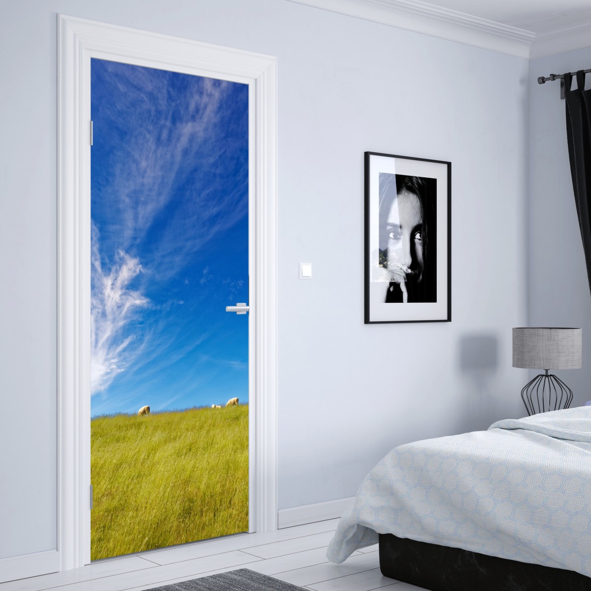 Naklejka na drzwi spokojna łąka pod błękitnym niebem – Wallissimo® Naklejka na drzwi spokojna łąka pod błękitnym niebem – Wallissimo®