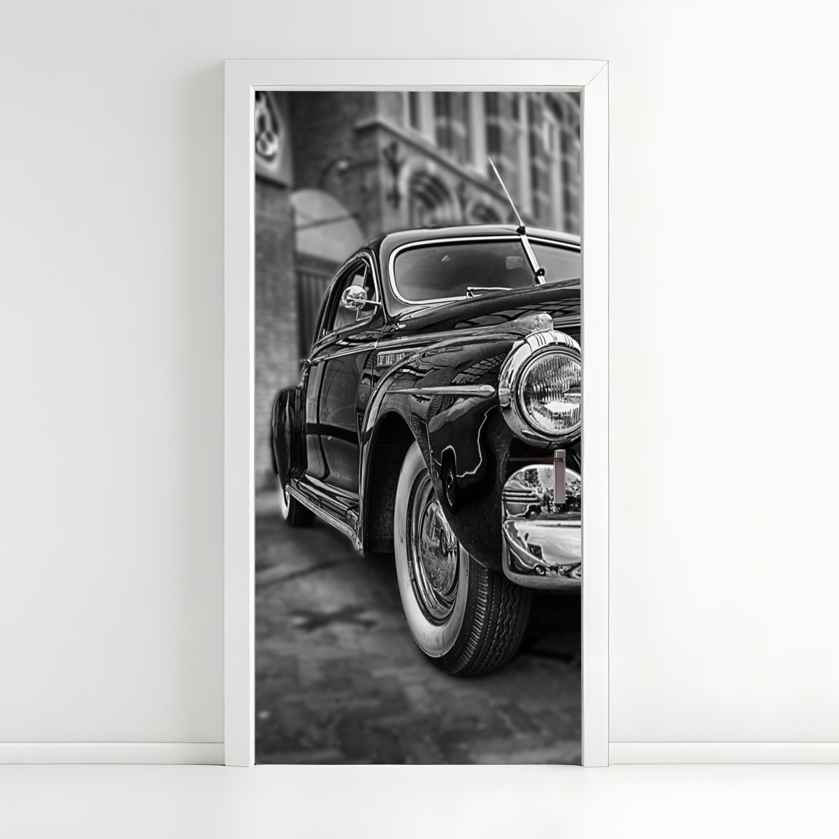 Door sticker vintage classic car on cobblestone street – Wallissimo®