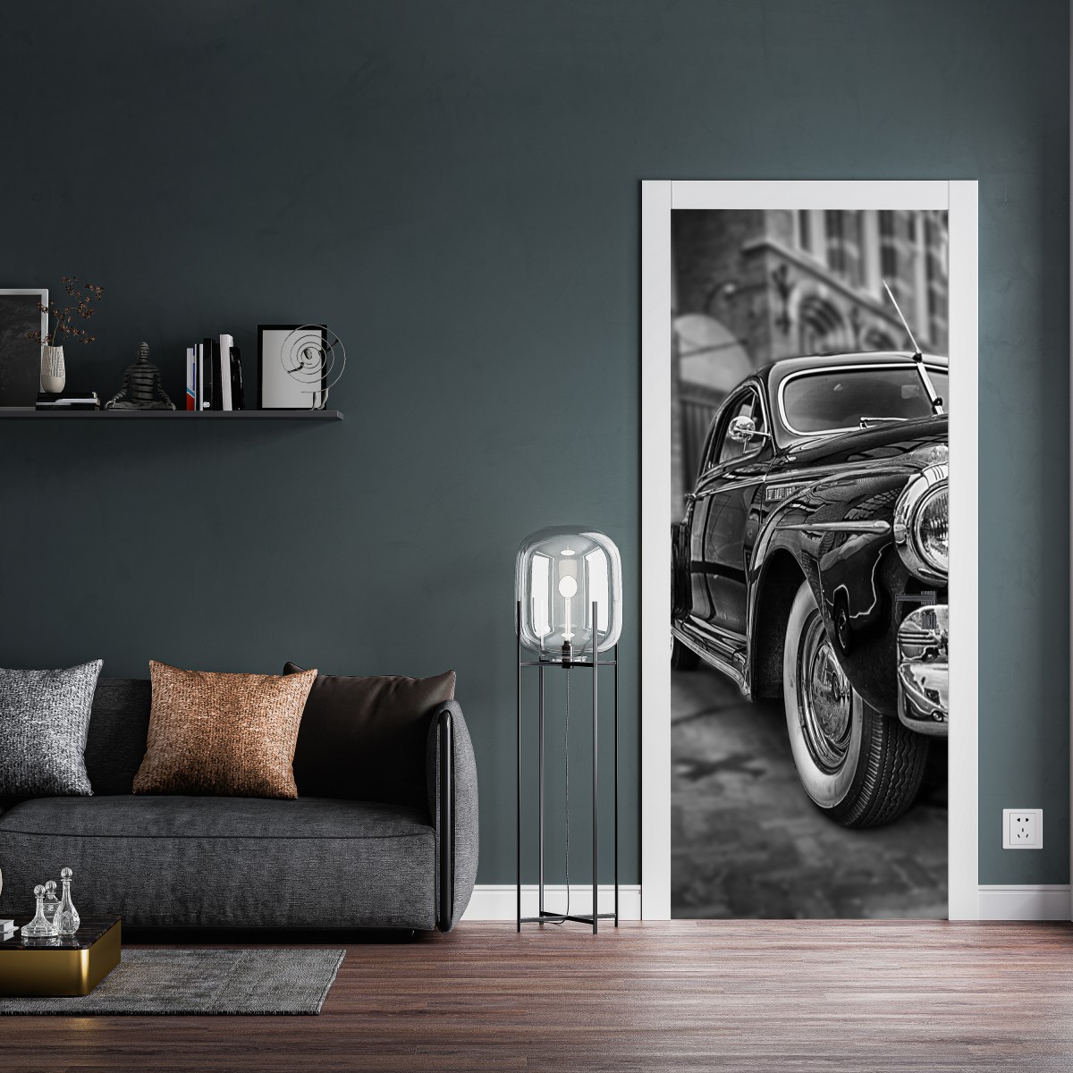 Naklejka na drzwi zabytkowy klasyczny samochód na brukowanej ulicy – Wallissimo® Naklejka na drzwi zabytkowy klasyczny samochód na brukowanej ulicy – Wallissimo®