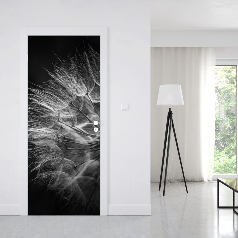 Naklejka na drzwi delikatny puch dmuchawca w monochromie – Wallissimo® Naklejka na drzwi delikatny puch dmuchawca w monochromie – Wallissimo®