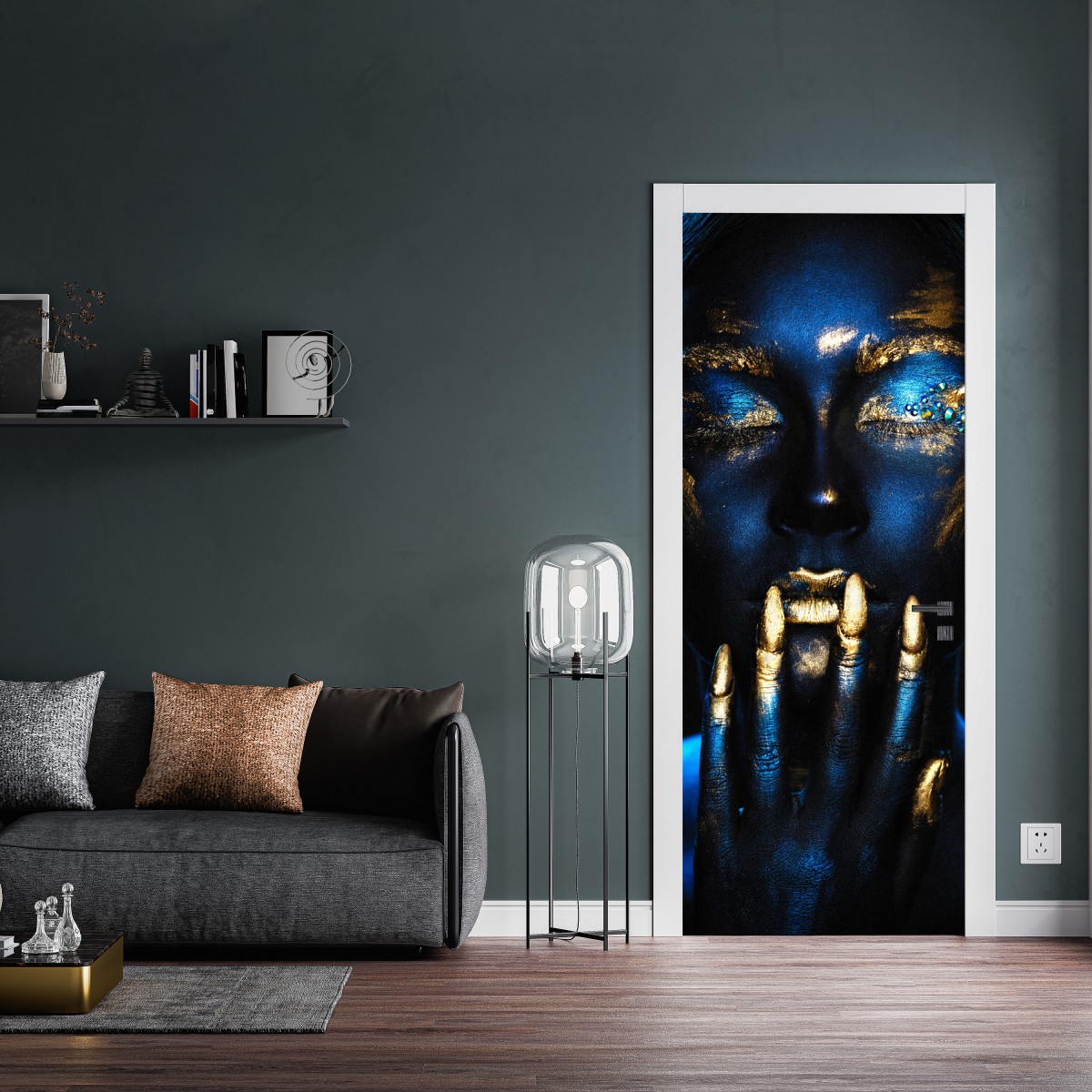 Naklejka na drzwi mistyczny portret w złocie i błękicie – Wallissimo® Naklejka na drzwi mistyczny portret w złocie i błękicie – Wallissimo®