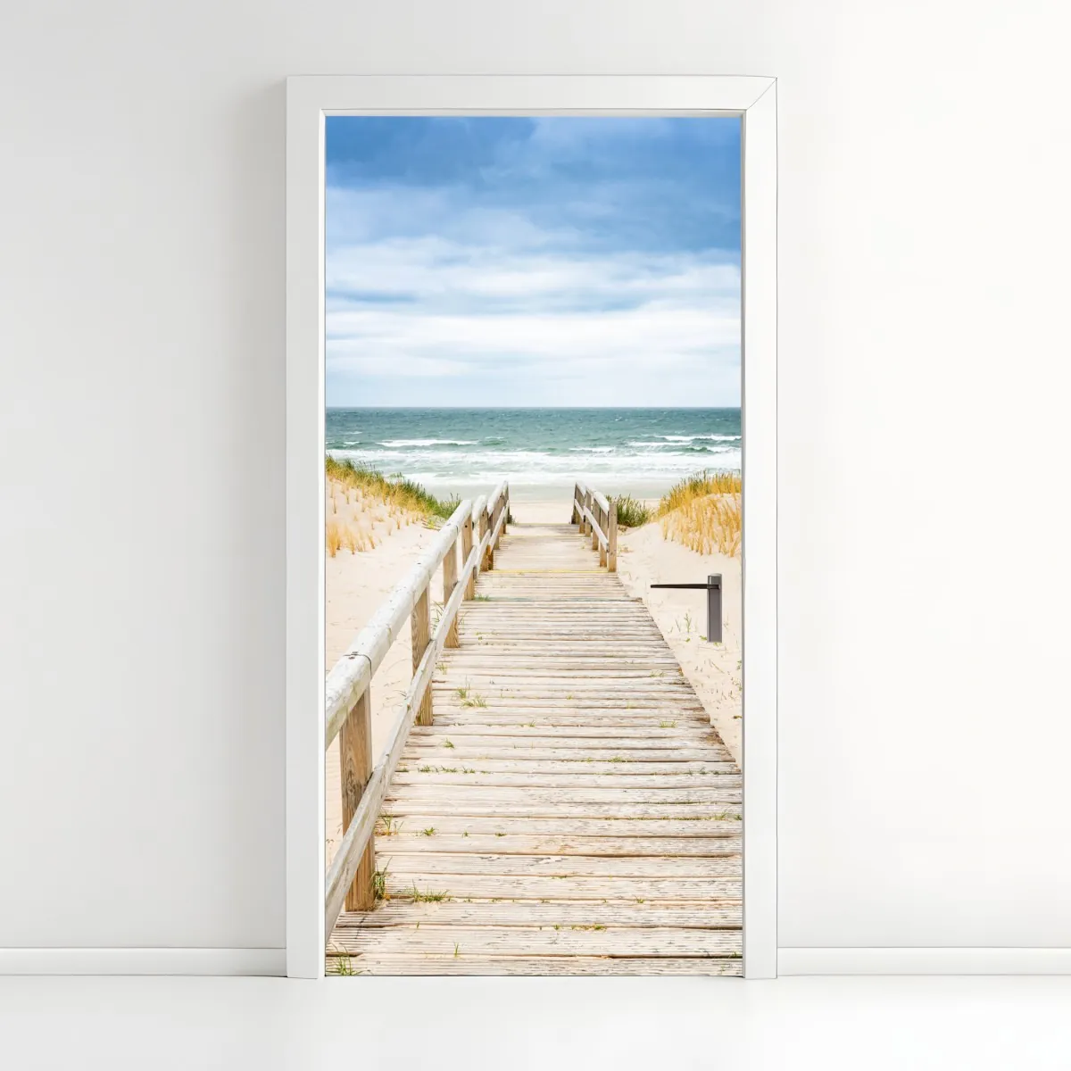 Naklejka na drzwi drewniany pomost prowadzący na plażę, Sylt – Wallissimo® Naklejka na drzwi drewniany pomost prowadzący na plażę, Sylt – Wallissimo®