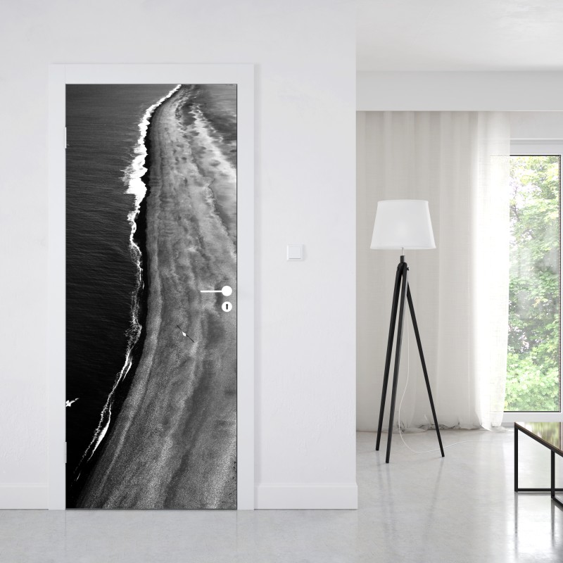 Naklejka na drzwi monochromatyczne wybrzeże z lotu ptaka – Wallissimo® Naklejka na drzwi monochromatyczne wybrzeże z lotu ptaka – Wallissimo®