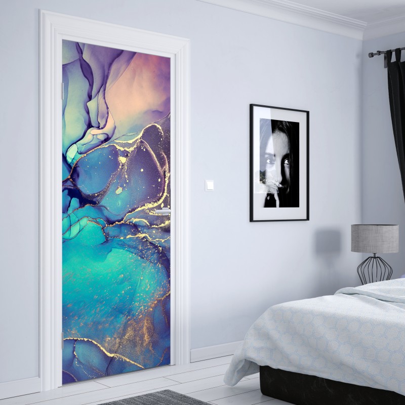 Naklejka na drzwi turkusowo-złota płynna marmurkowa abstrakcja – Wallissimo® Naklejka na drzwi turkusowo-złota płynna marmurkowa abstrakcja – Wallissimo®