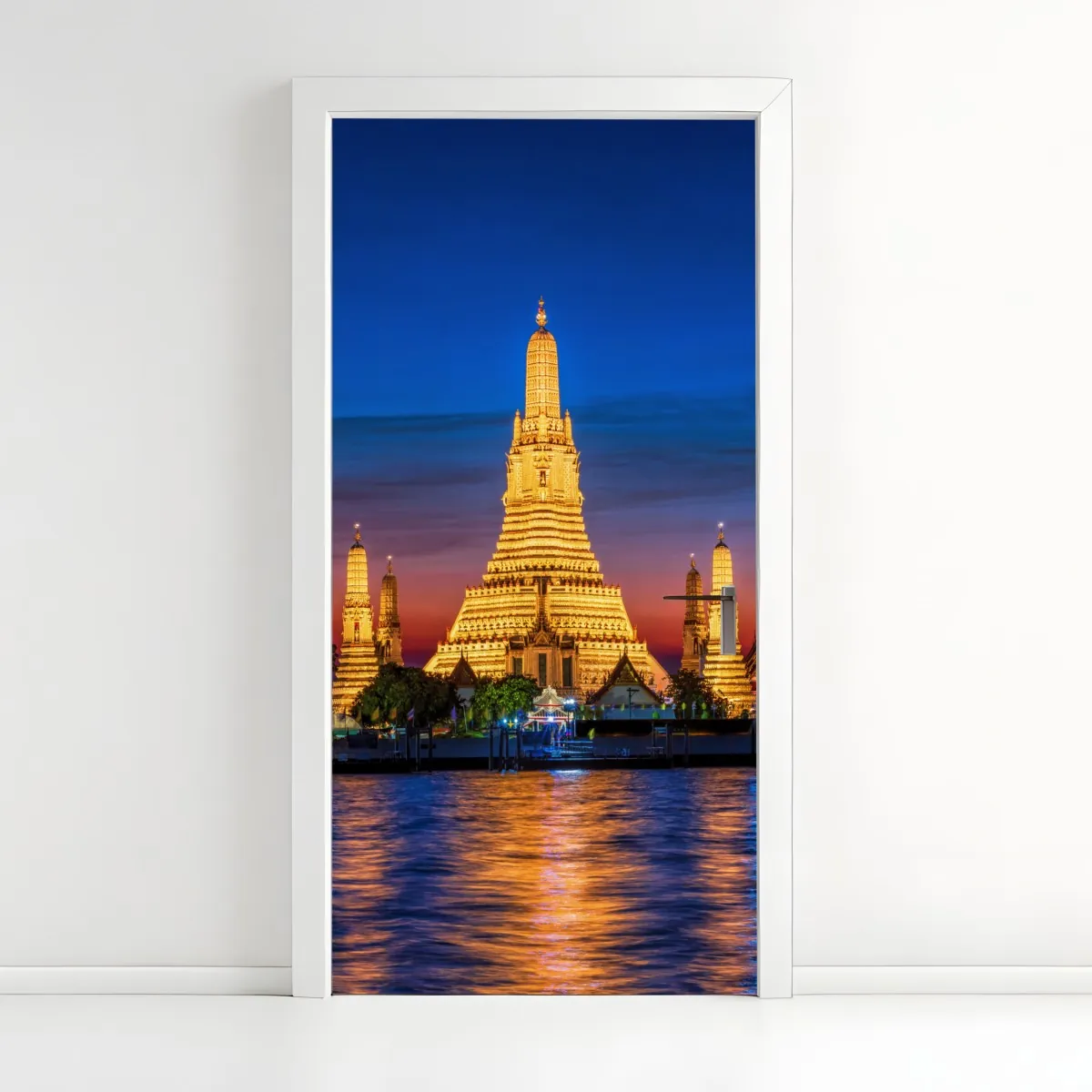 Naklejka na drzwi złote Wat Arun o zmierzchu – Wallissimo® Naklejka na drzwi złote Wat Arun o zmierzchu – Wallissimo®