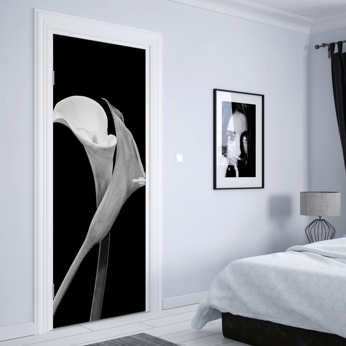 Naklejka na drzwi eleganckie kalie w monochromie – Wallissimo® Naklejka na drzwi eleganckie kalie w monochromie – Wallissimo®