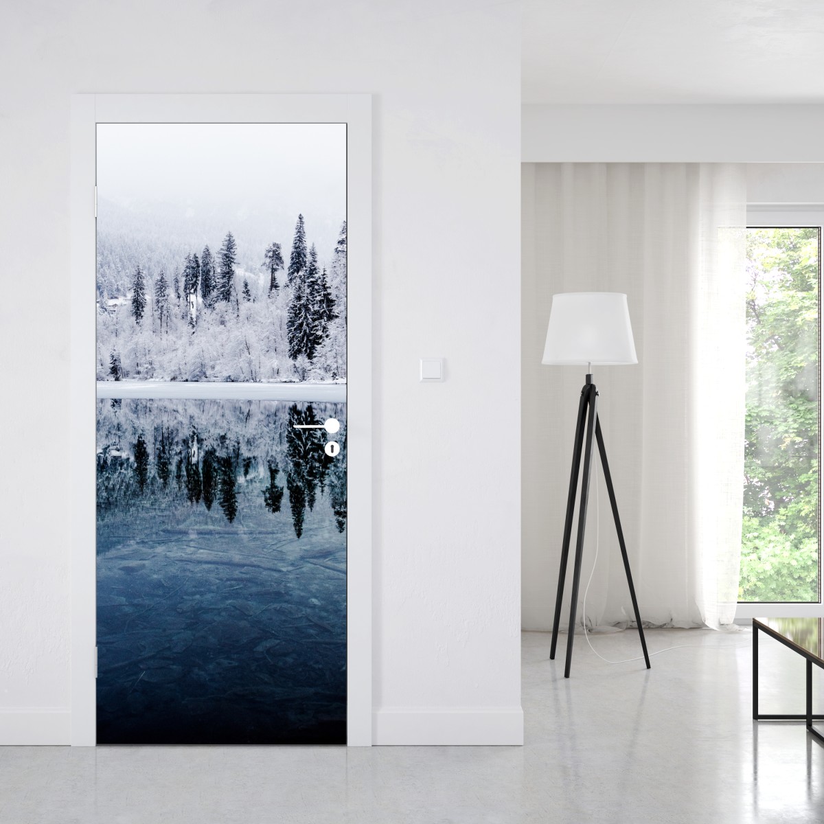 Naklejka na drzwi zimowe jezioro z odbiciem w śnieżnym lesie – Wallissimo® Naklejka na drzwi zimowe jezioro z odbiciem w śnieżnym lesie – Wallissimo®