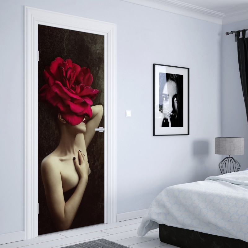 Naklejka na drzwi kobieta z głową z róży surrealistyczny portret – Wallissimo® Naklejka na drzwi kobieta z głową z róży surrealistyczny portret – Wallissimo®