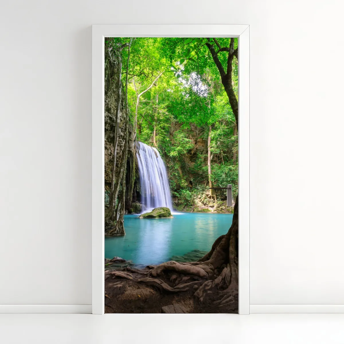 Naklejka na drzwi spokojny wodospad w Parku Narodowym Erawan – Wallissimo® Naklejka na drzwi spokojny wodospad w Parku Narodowym Erawan – Wallissimo®