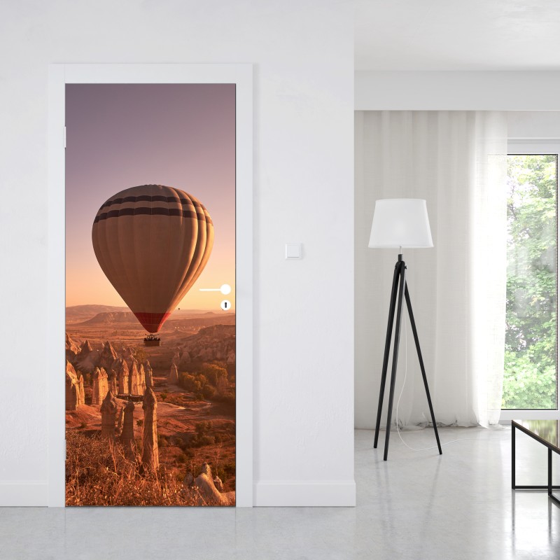 Naklejka na drzwi balon nad Kapadocją o wschodzie słońca – Wallissimo® Naklejka na drzwi balon nad Kapadocją o wschodzie słońca – Wallissimo®