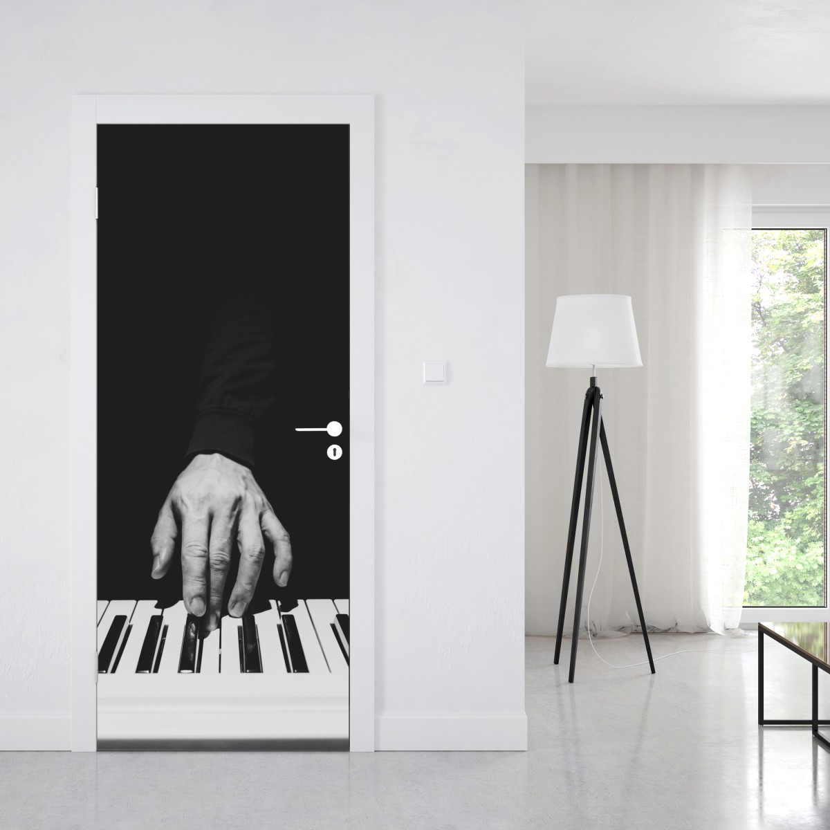 Naklejka na drzwi monochromatyczne zbliżenie ręki przy pianinie – Wallissimo® Naklejka na drzwi monochromatyczne zbliżenie ręki przy pianinie – Wallissimo®