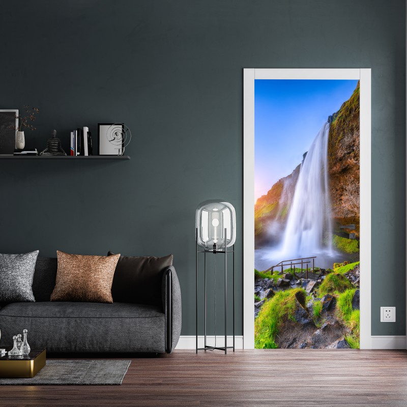 Naklejka na drzwi Seljalandsfoss wodospad o zachodzie słońca – Wallissimo® Naklejka na drzwi Seljalandsfoss wodospad o zachodzie słońca – Wallissimo®