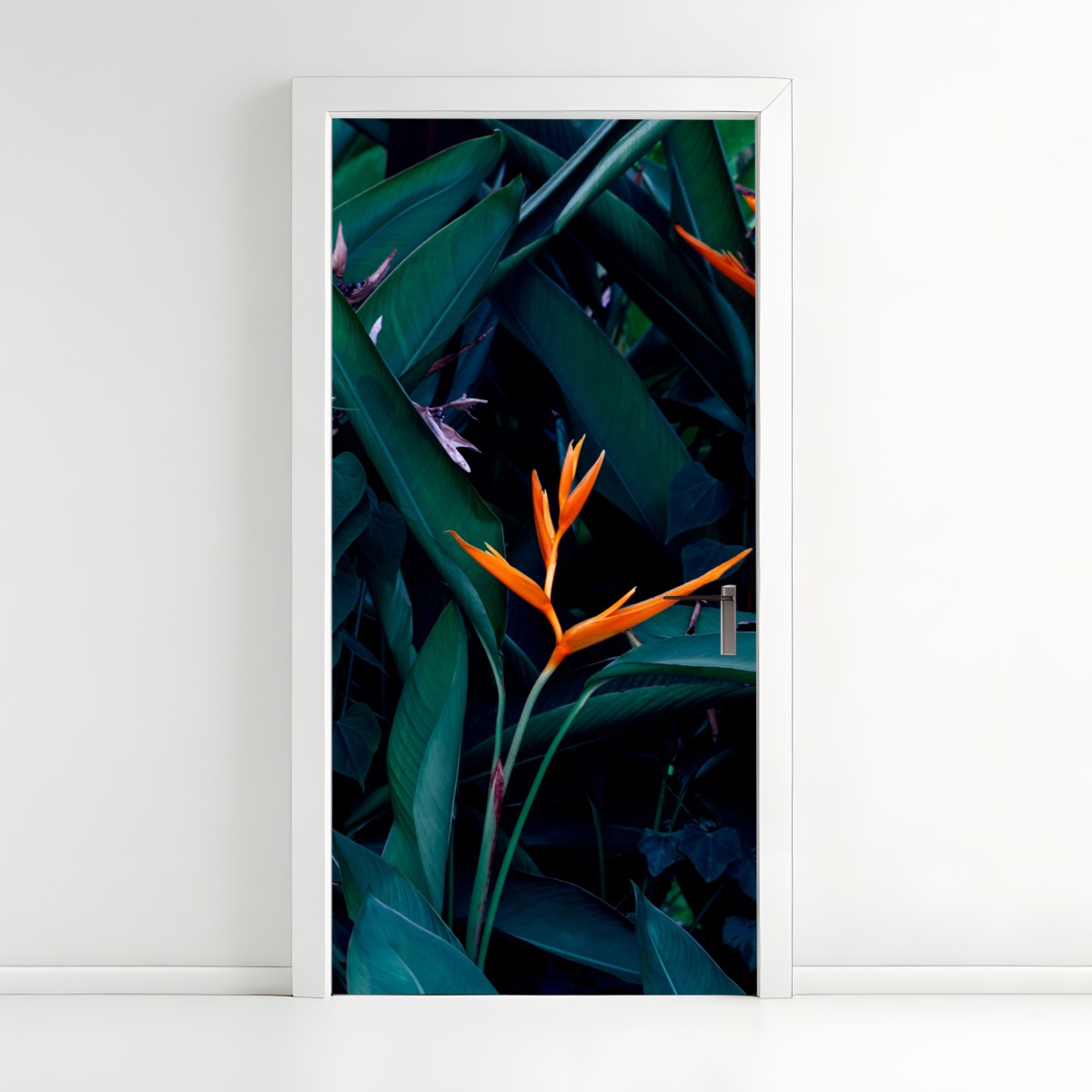 Door sticker vibrant bird of paradise in deep green leaves – Wallissimo®