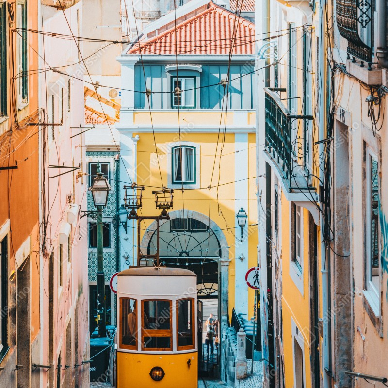 Naklejka na drzwi kolorowy tramwaj bica w Lizbonie – Wallissimo® Naklejka na drzwi kolorowy tramwaj bica w Lizbonie – Wallissimo®