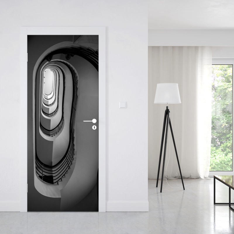 Naklejka na drzwi spiralne schody w perspektywie czarno-białe – Wallissimo® Naklejka na drzwi spiralne schody w perspektywie czarno-białe – Wallissimo®