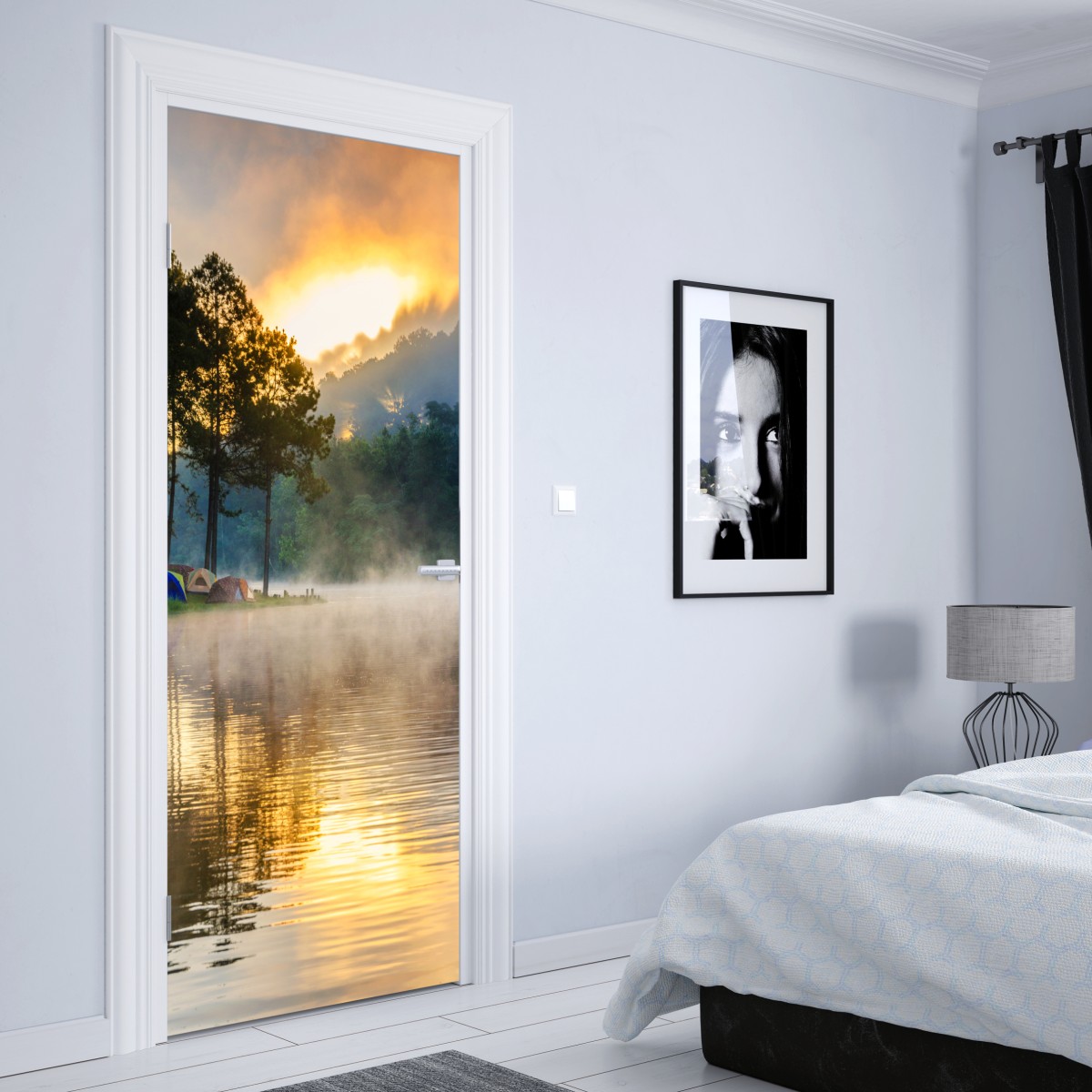 Naklejka na drzwi poranna mgła nad jeziorem Pang Oung, Mae Hong Son – Wallissimo® Naklejka na drzwi poranna mgła nad jeziorem Pang Oung, Mae Hong Son – Wallissimo®