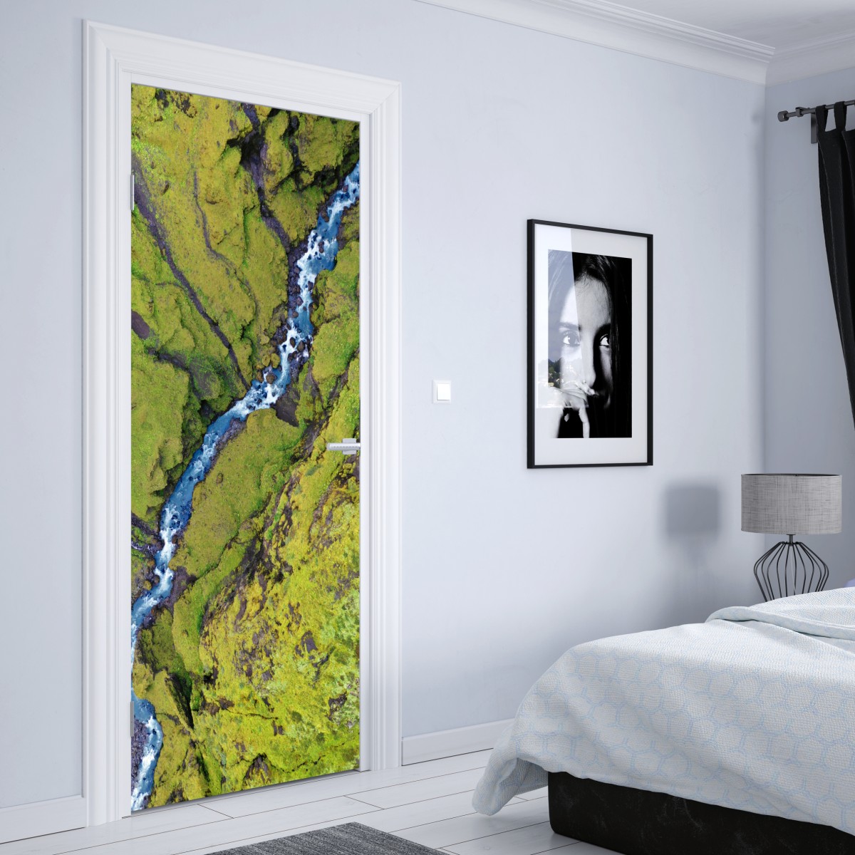 Naklejka na drzwi rzeka z lotu ptaka w mchem porośniętym wąwozie – Wallissimo® Naklejka na drzwi rzeka z lotu ptaka w mchem porośniętym wąwozie – Wallissimo®