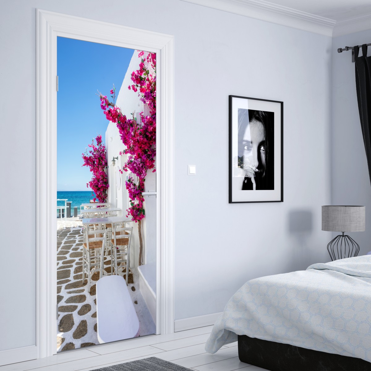 Naklejka na drzwi słoneczna śródziemnomorska alejka z bugenwillą – Wallissimo® Naklejka na drzwi słoneczna śródziemnomorska alejka z bugenwillą – Wallissimo®