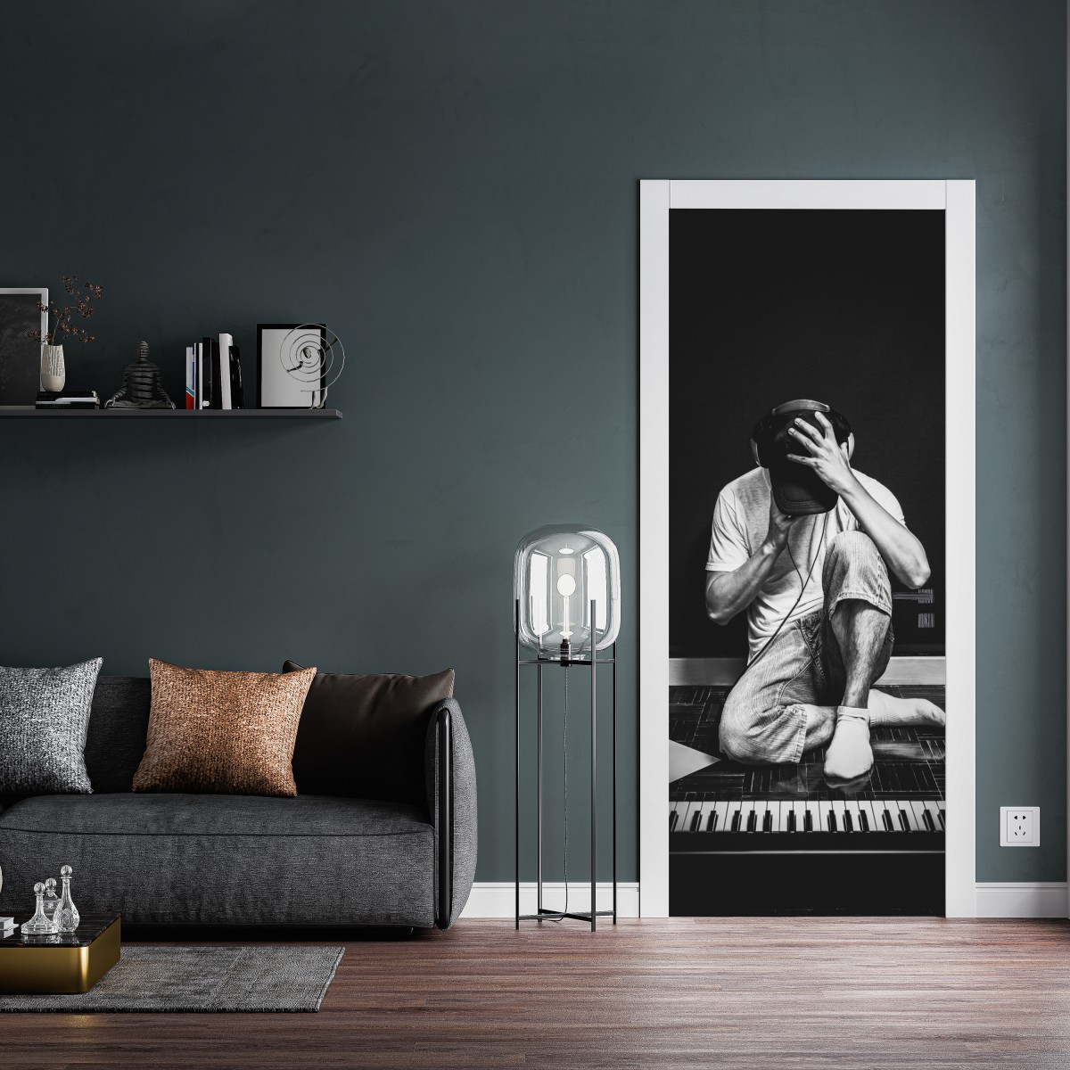 Naklejka na drzwi introwertyczny muzyk przy klawiaturze – Wallissimo® Naklejka na drzwi introwertyczny muzyk przy klawiaturze – Wallissimo®