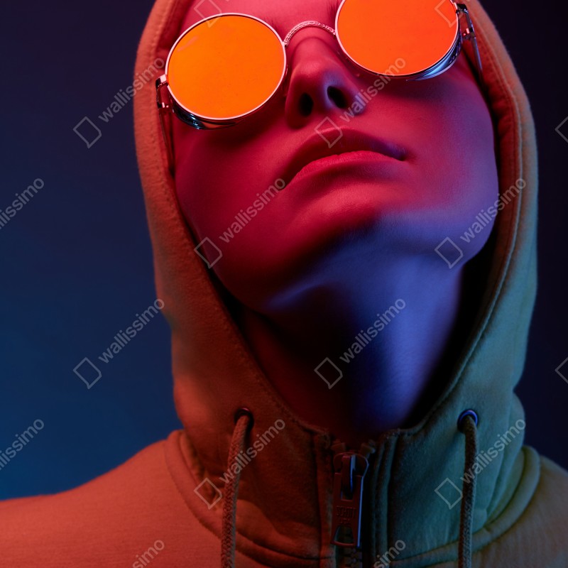 Naklejka na drzwi neonowy portret w okrągłych okularach – Wallissimo® Naklejka na drzwi neonowy portret w okrągłych okularach – Wallissimo®