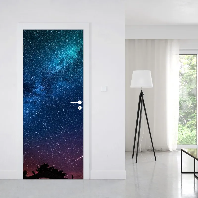 Naklejka na drzwi głębokie błękitne nocne niebo z drogą mleczną i spadającą gwiazdą