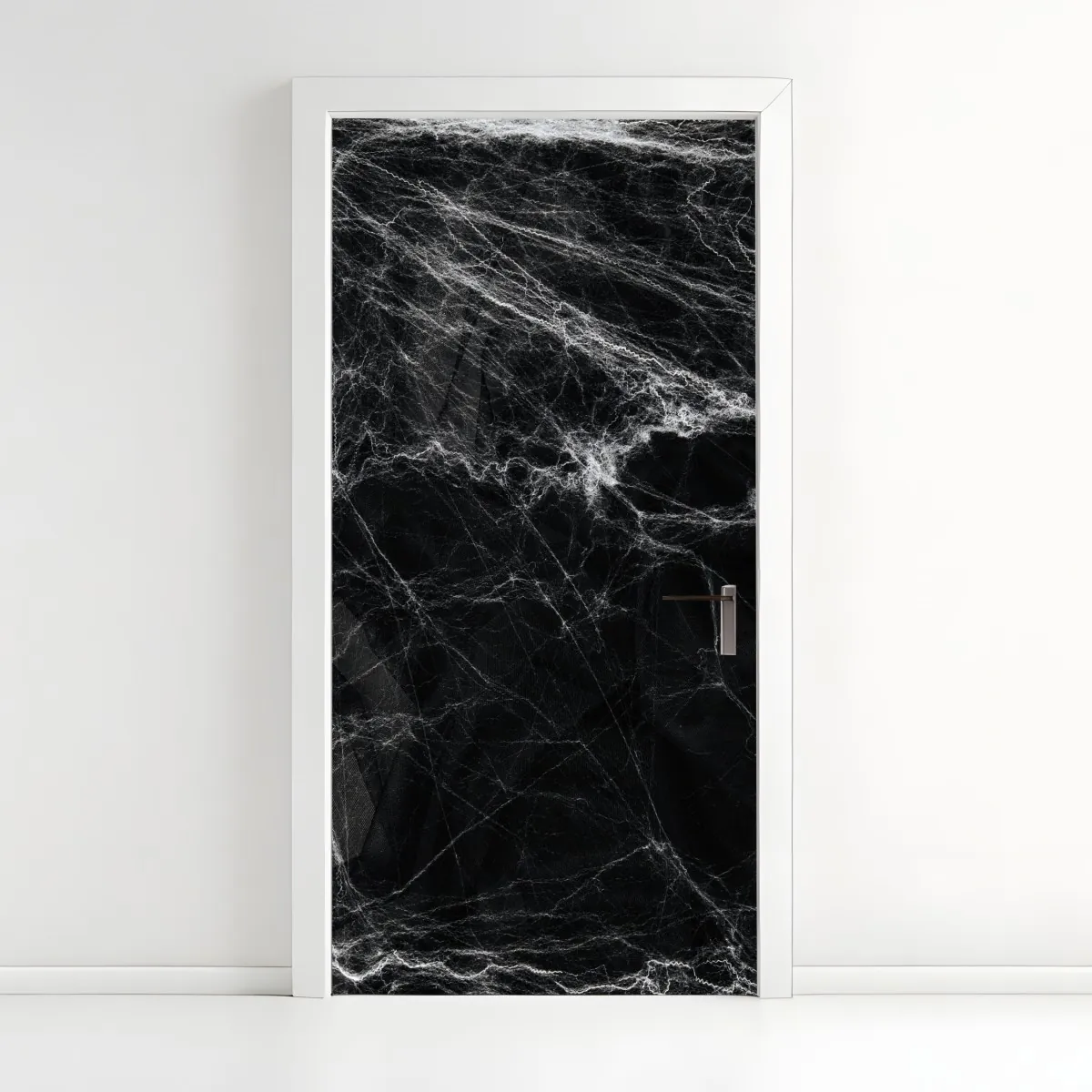 Naklejka na drzwi mroczna pajęczyna na czarnym tle – Wallissimo® Naklejka na drzwi mroczna pajęczyna na czarnym tle – Wallissimo®