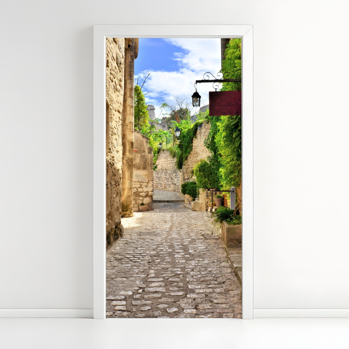 Door sticker charming cobblestone street in Les Baux de Provence – Wallissimo®