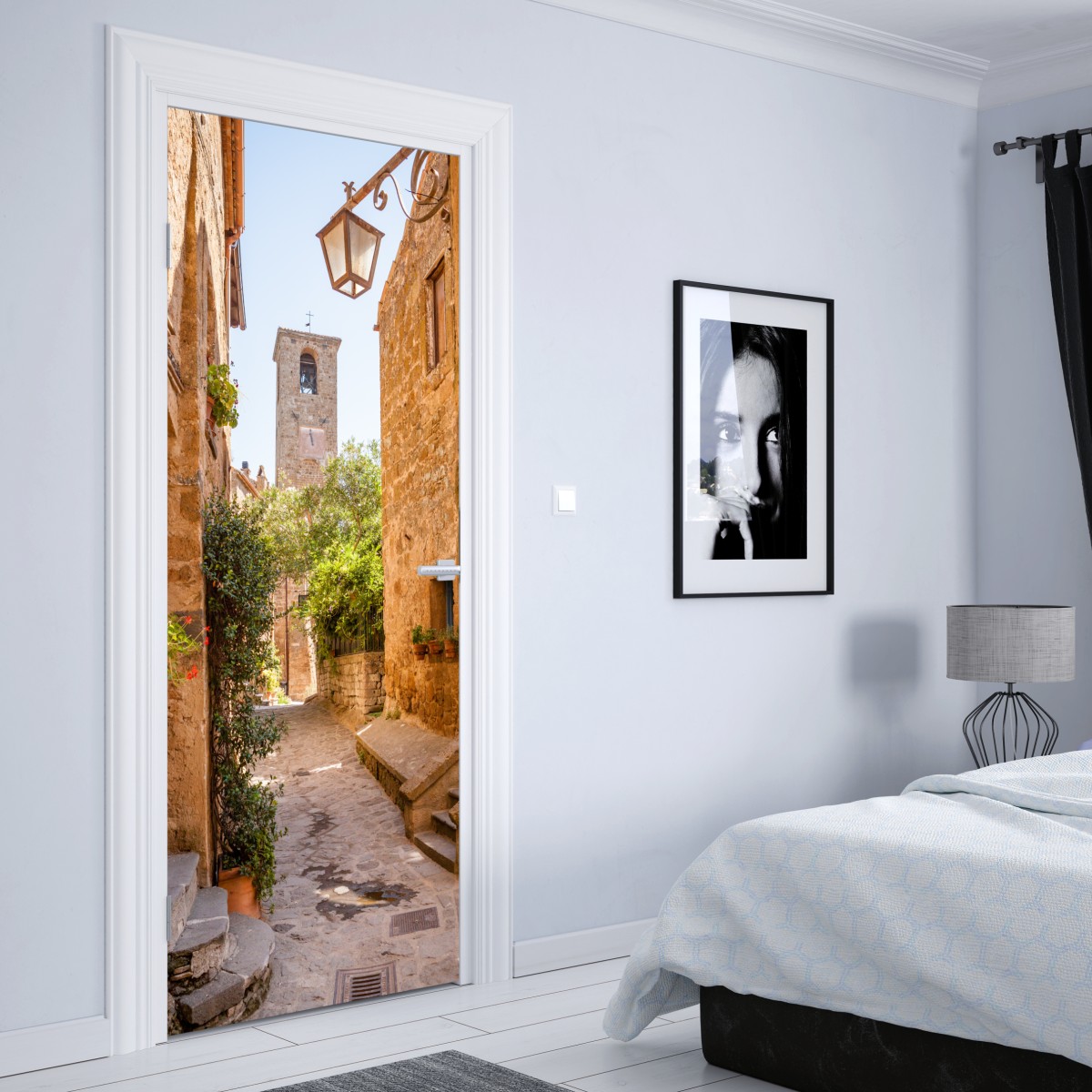 Naklejka na drzwi słoneczna uliczka w Civita di Bagnoregio – Wallissimo® Naklejka na drzwi słoneczna uliczka w Civita di Bagnoregio – Wallissimo®