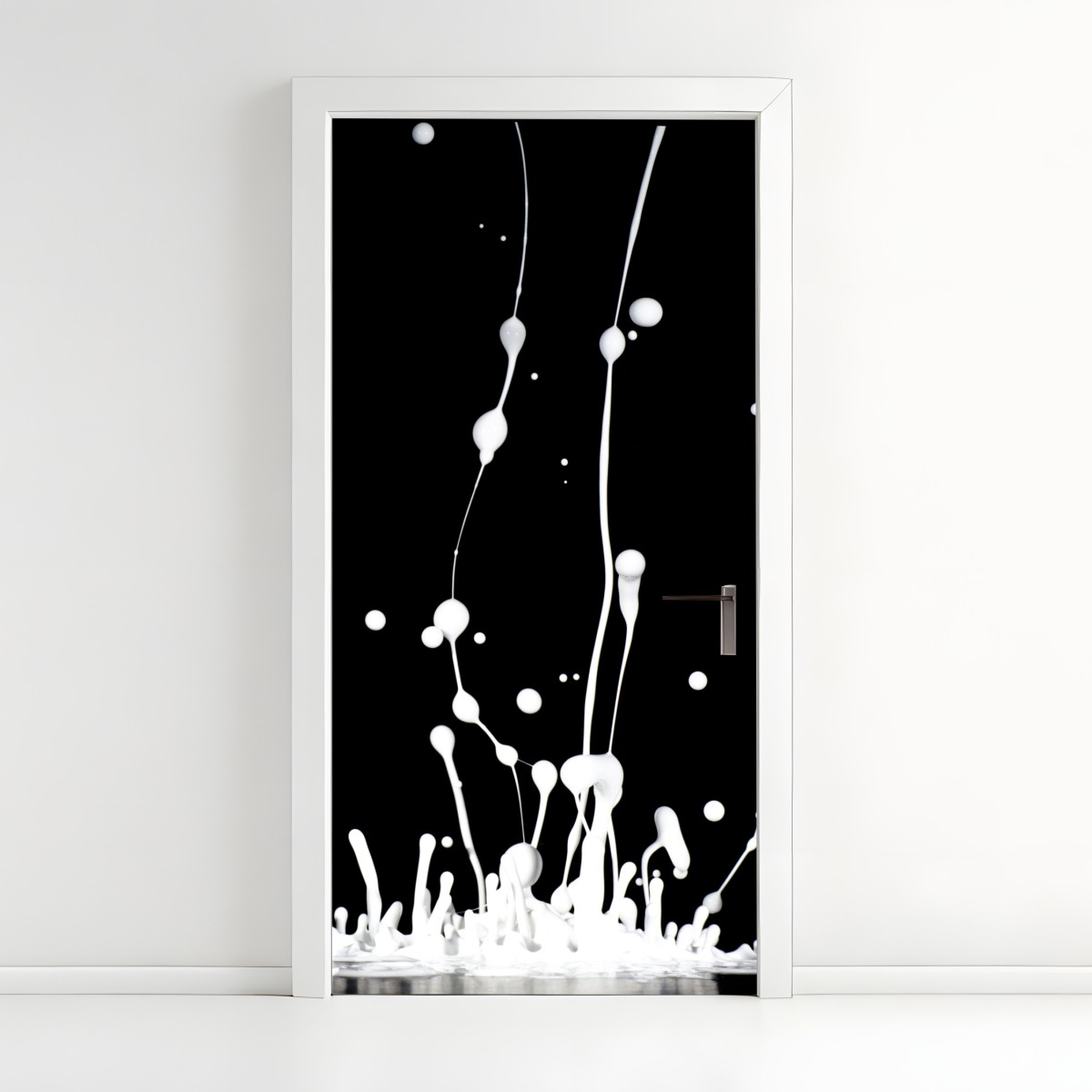 Door sticker white liquid splash on black background – Wallissimo®