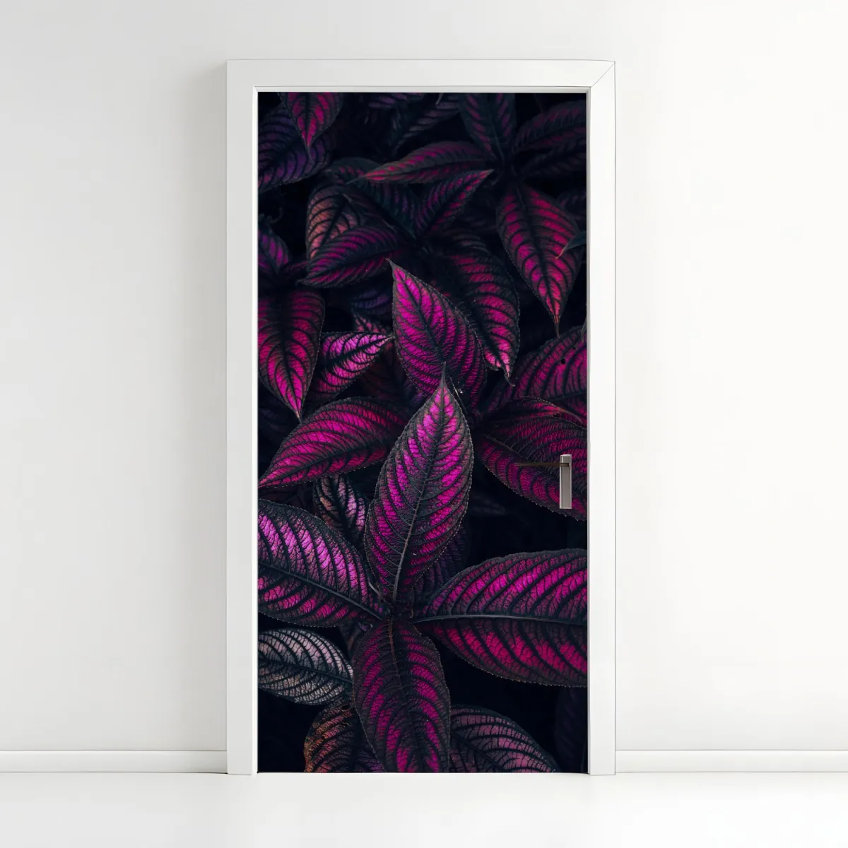 Naklejka na drzwi intensywny fioletowy wzór liści – Wallissimo® Naklejka na drzwi intensywny fioletowy wzór liści – Wallissimo®