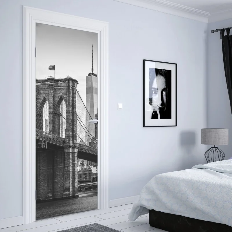 Naklejka na drzwi most brooklyński w czerni i bieli – Wallissimo® Naklejka na drzwi most brooklyński w czerni i bieli – Wallissimo®