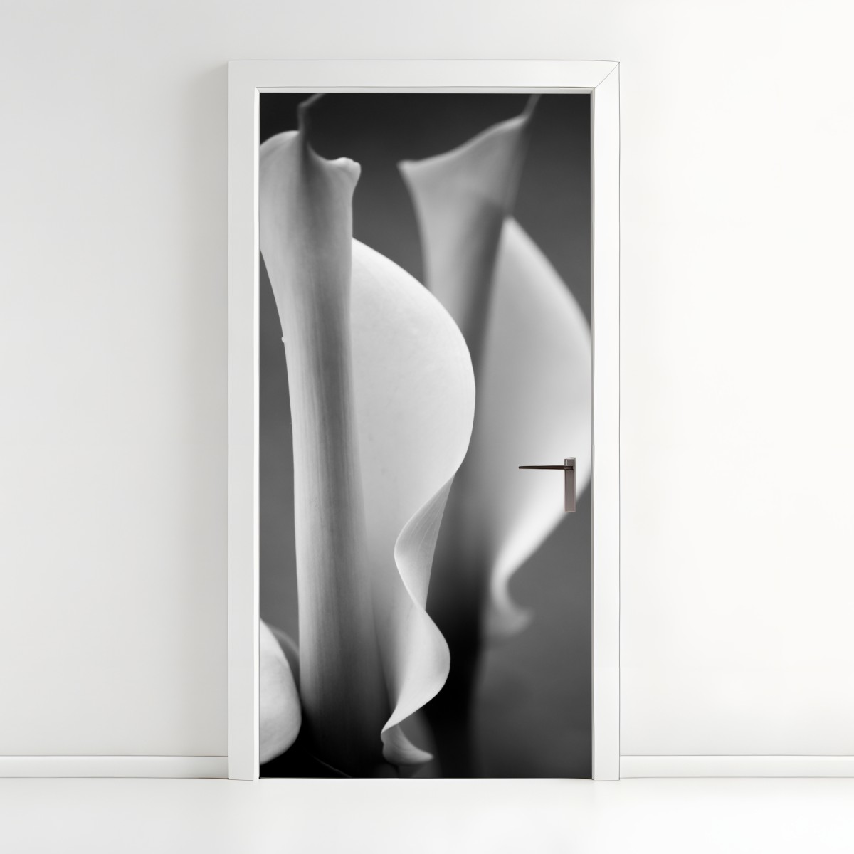 Door sticker elegant calla lilies in monochrome – Wallissimo®