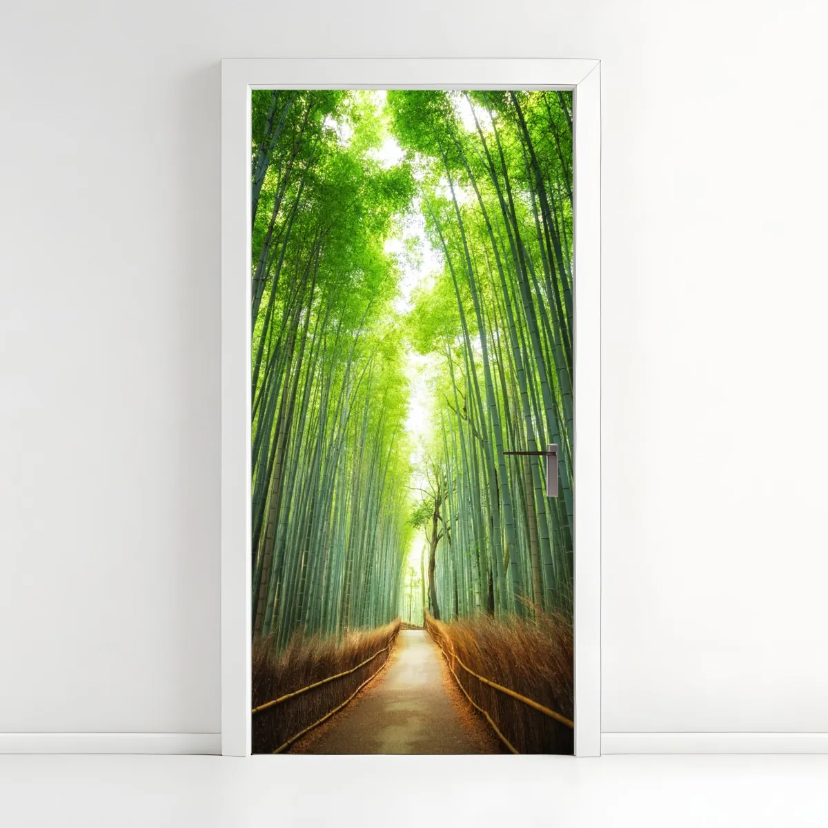 Naklejka na drzwi ścieżka przez gaj bambusowy w Arashiyama – Wallissimo® Naklejka na drzwi ścieżka przez gaj bambusowy w Arashiyama – Wallissimo®