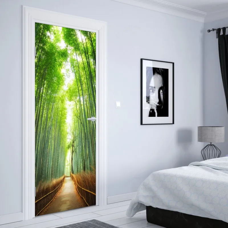 Naklejka na drzwi ścieżka przez gaj bambusowy w Arashiyama – Wallissimo® Naklejka na drzwi ścieżka przez gaj bambusowy w Arashiyama – Wallissimo®