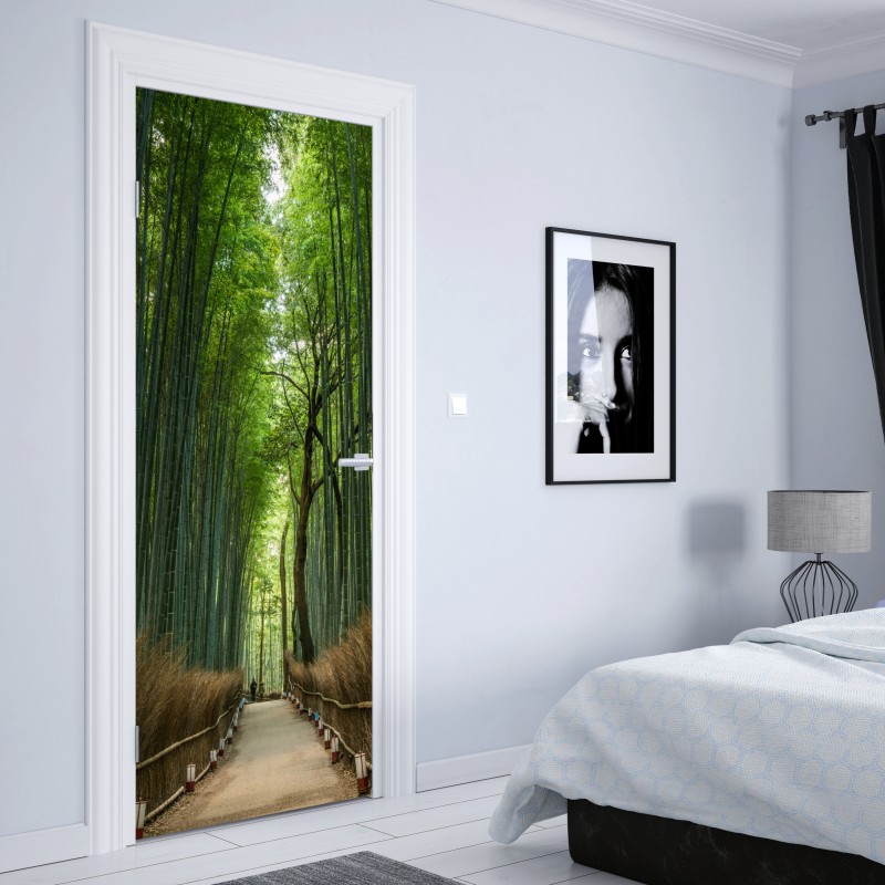 Naklejka na drzwi spokojna alejka w bambusowym gaju – Wallissimo® Naklejka na drzwi spokojna alejka w bambusowym gaju – Wallissimo®