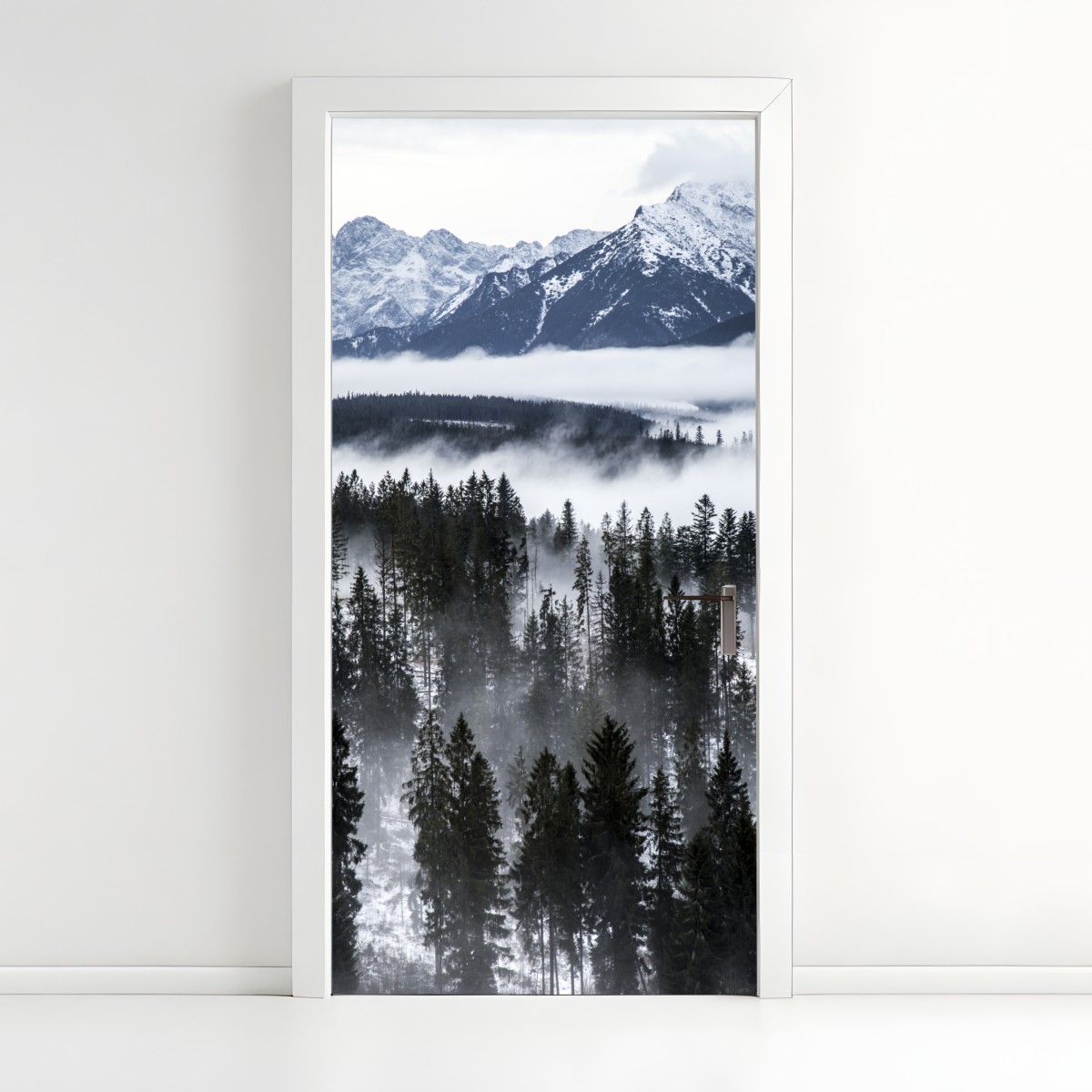 Door sticker Tatra mountains in winter mist – Wallissimo®