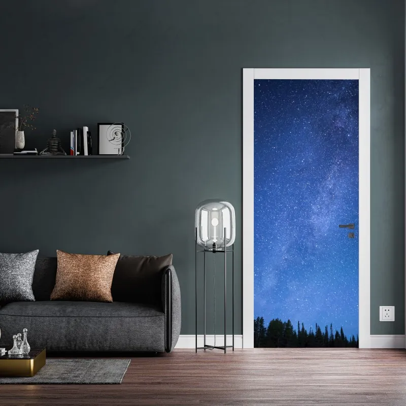 Naklejka na drzwi gwiaździsta Droga Mleczna nad lasem – Wallissimo® Naklejka na drzwi gwiaździsta Droga Mleczna nad lasem – Wallissimo®