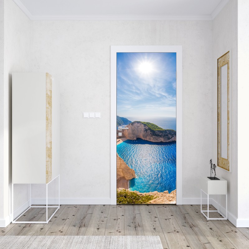 Naklejka na drzwi słoneczne klify na plaży Navagio, Zakynthos – Wallissimo® Naklejka na drzwi słoneczne klify na plaży Navagio, Zakynthos – Wallissimo®