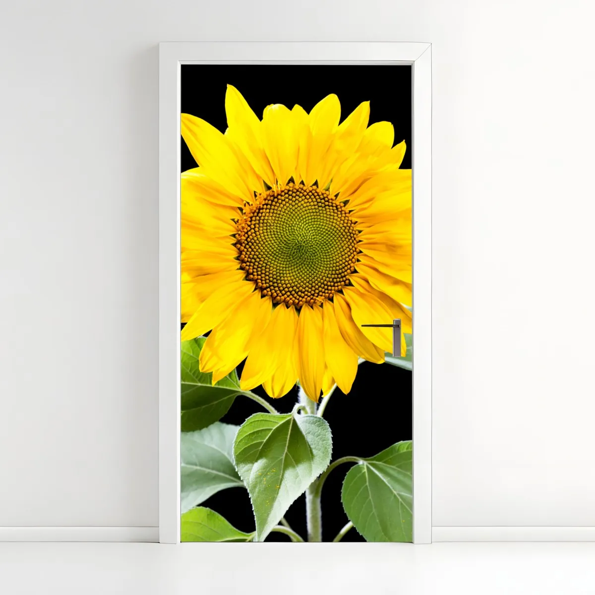 Naklejka na drzwi jaskrawy słonecznik na czarnym tle – Wallissimo® Naklejka na drzwi jaskrawy słonecznik na czarnym tle – Wallissimo®