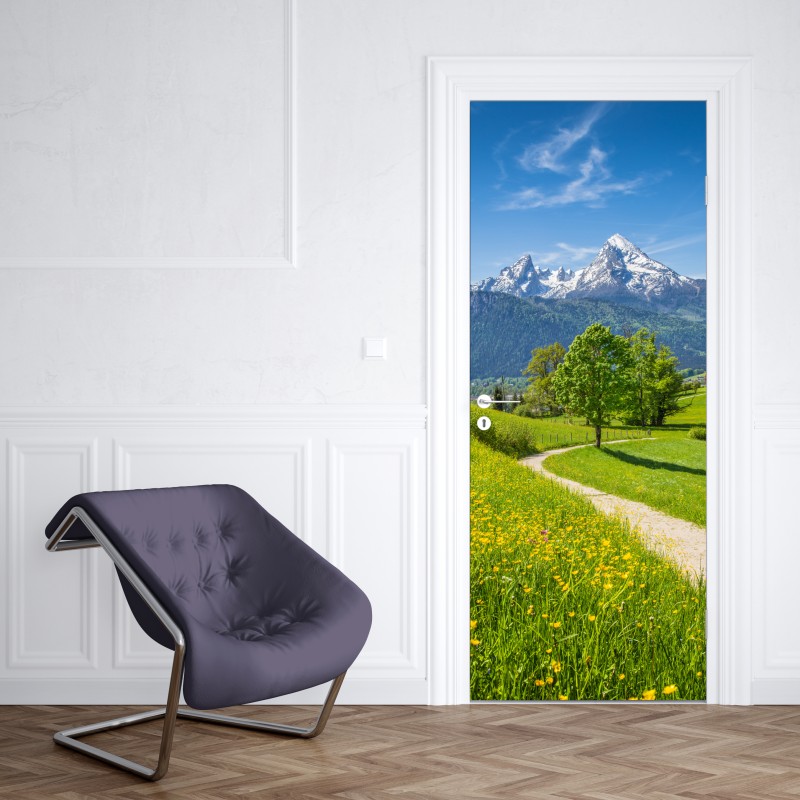 Naklejka na drzwi słoneczna uliczka nad morzem z widokiem na zatokę – Wallissimo®