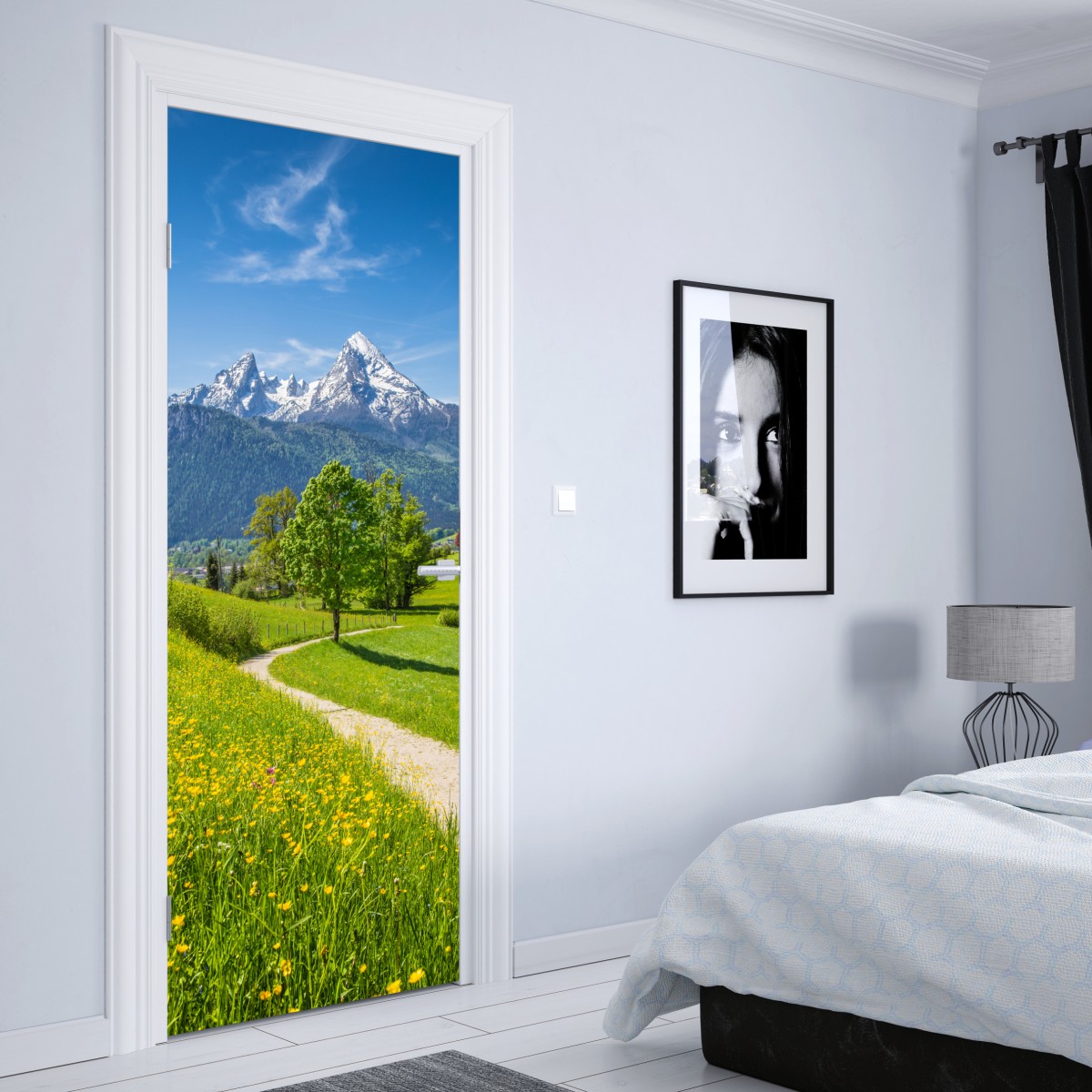 Naklejka na drzwi alpejska łąka i górska ścieżka – Wallissimo® Naklejka na drzwi alpejska łąka i górska ścieżka – Wallissimo®