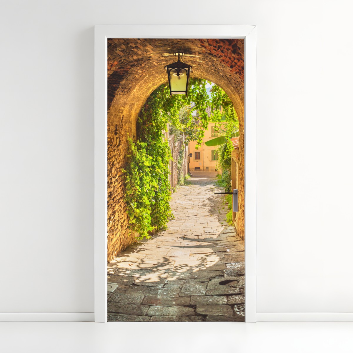 Door sticker sunlit alley in a Tuscan town – Wallissimo®