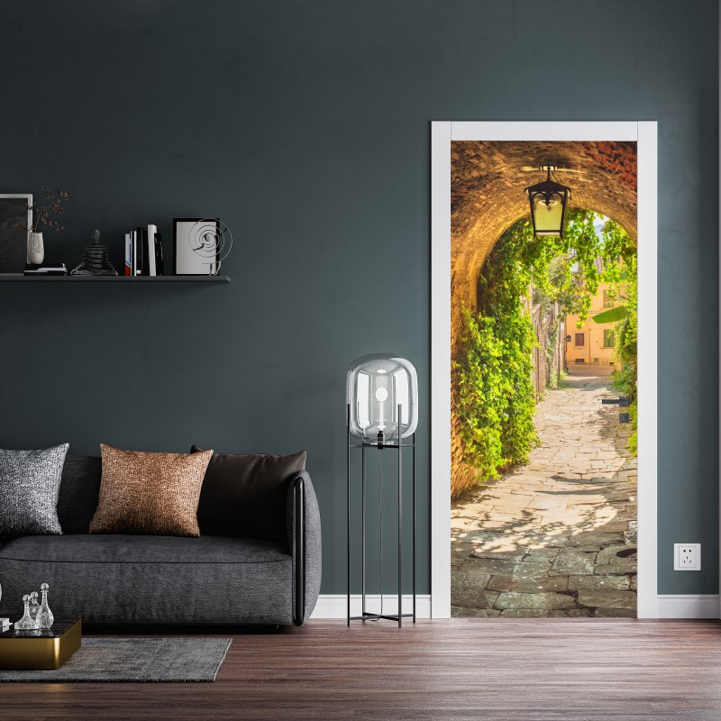 Naklejka na drzwi słoneczna uliczka w Toskanii – Wallissimo® Naklejka na drzwi słoneczna uliczka w Toskanii – Wallissimo®