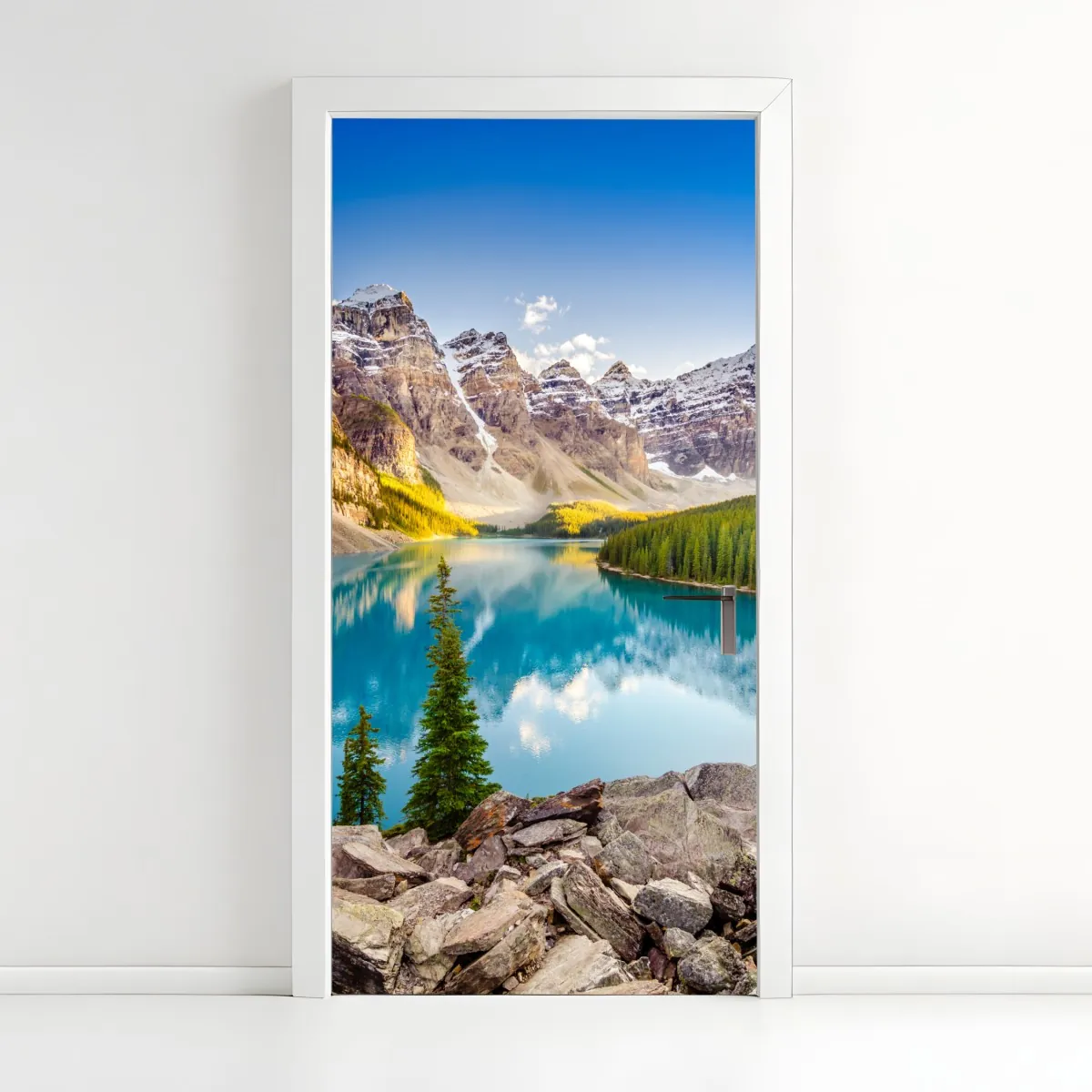 Naklejka na drzwi słoneczne jezioro Moraine i górski widok – Wallissimo® Naklejka na drzwi słoneczne jezioro Moraine i górski widok – Wallissimo®