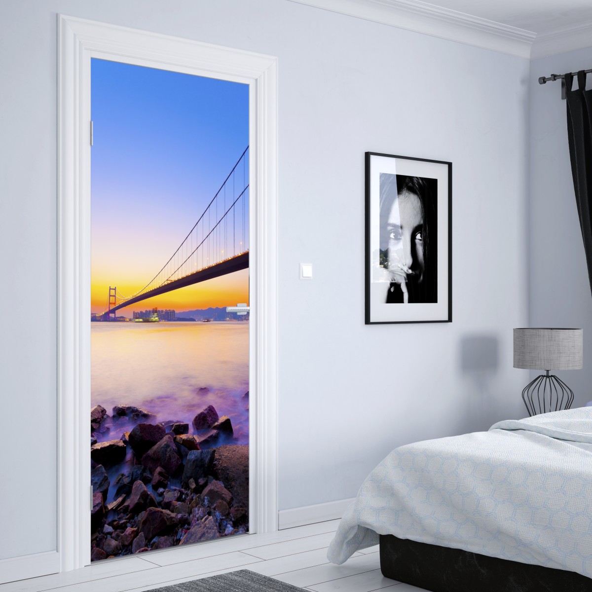 Naklejka na drzwi złoty zachód słońca nad mostem wiszącym – Wallissimo® Naklejka na drzwi złoty zachód słońca nad mostem wiszącym – Wallissimo®